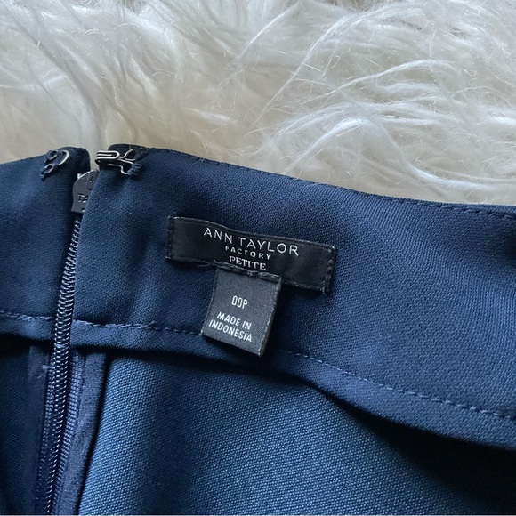 Ann Taylor Navy V-Neck Sheath Dress‎ with Sheer 3/4 Sleeve - Picture 5 of 9